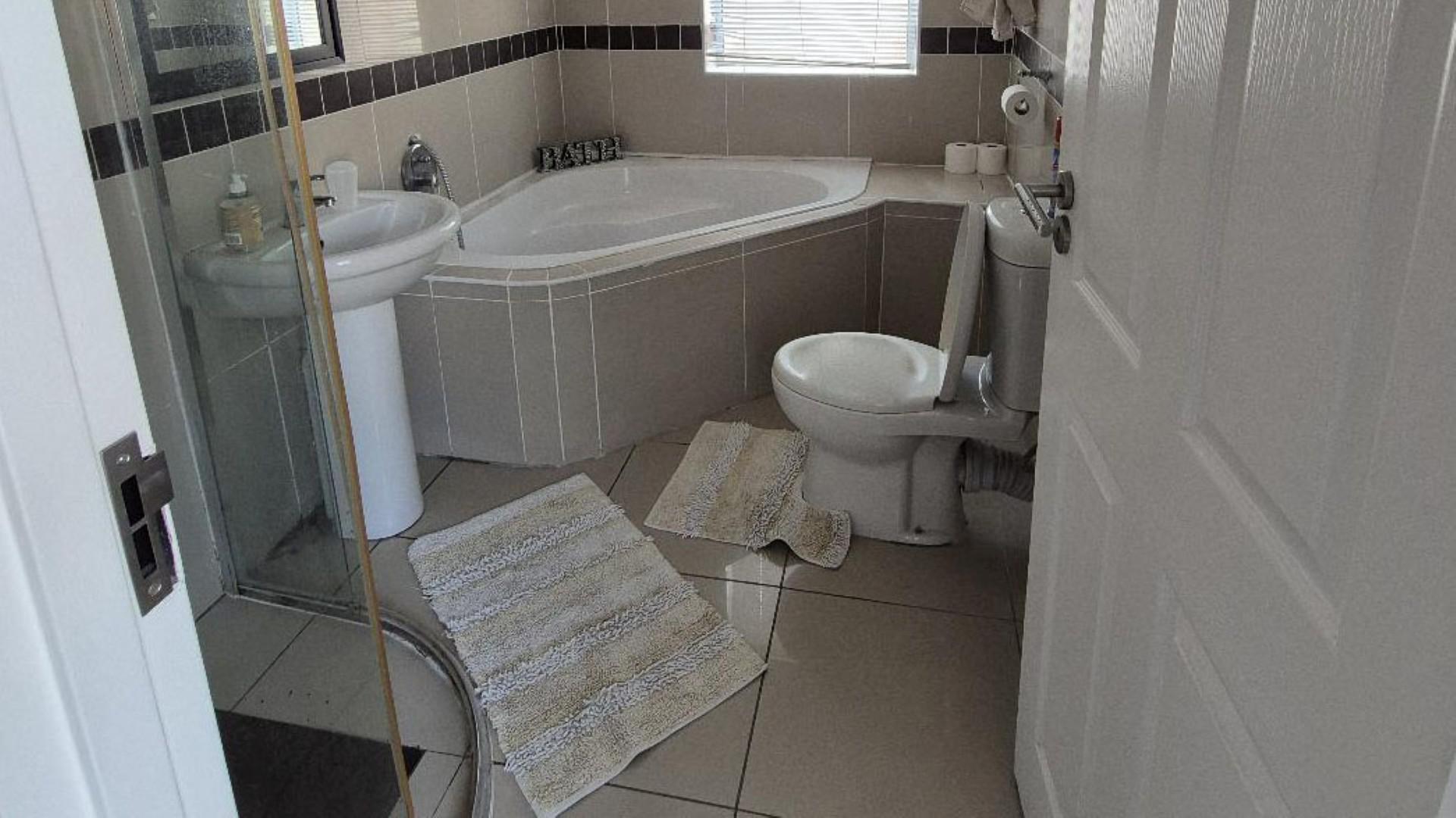 Bathroom 3+ of property in Bluewater Bay