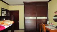 Bed Room 1 - 14 square meters of property in Summerset