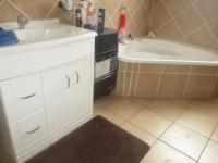 Bathroom 1 - 5 square meters of property in Meyersdal