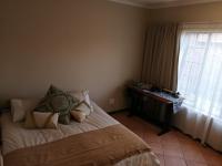 Bed Room 1 of property in Mooikloof Ridge