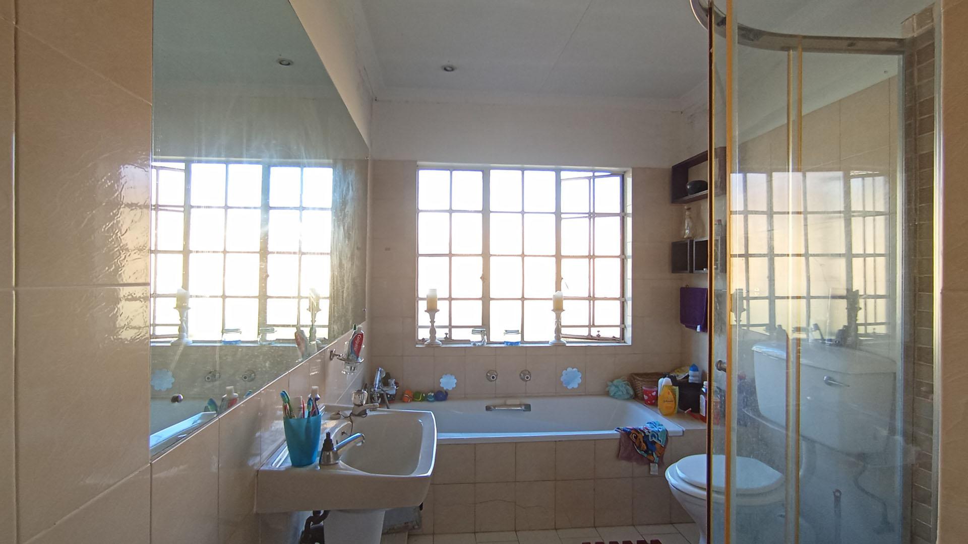 Bathroom 1 - 8 square meters of property in Glen Austin AH (Midrand)