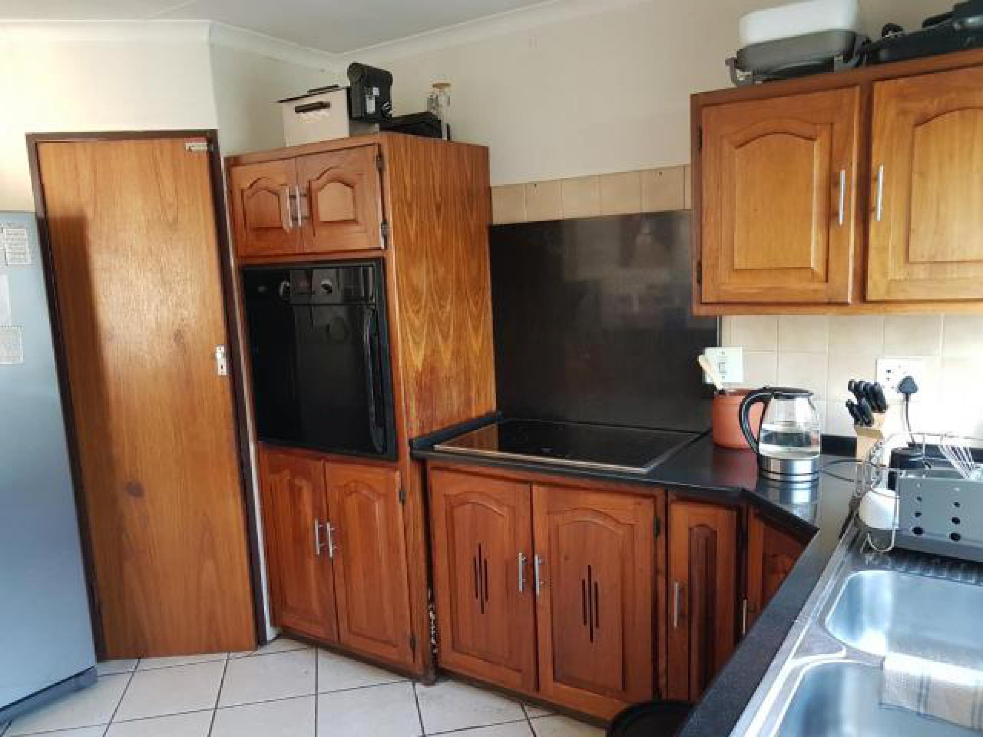 Kitchen of property in Glen Austin AH (Midrand)