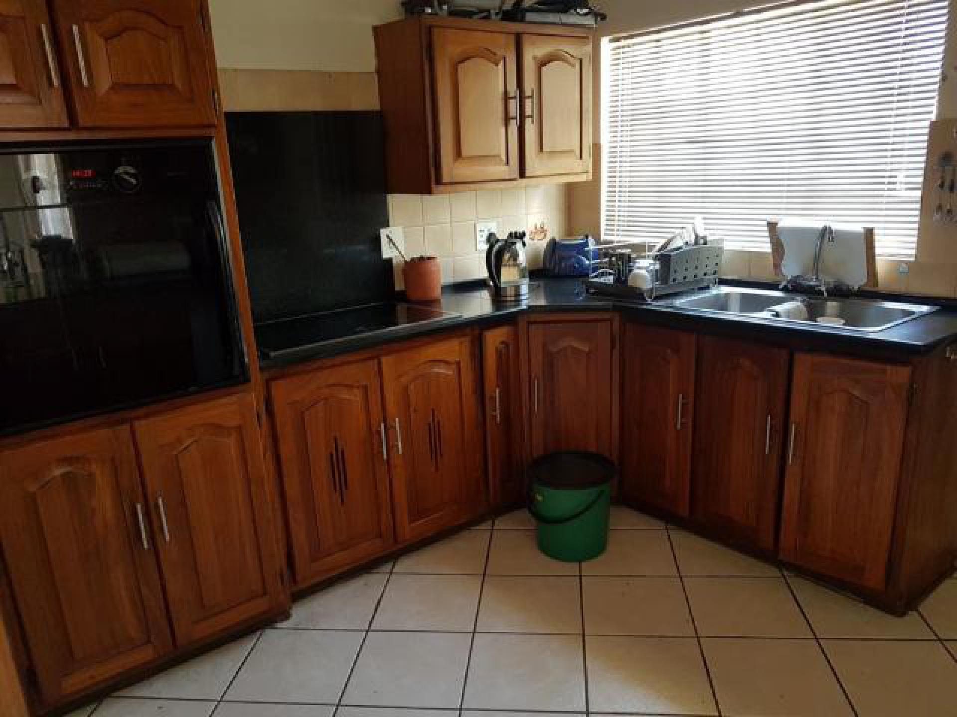 Kitchen of property in Glen Austin AH (Midrand)