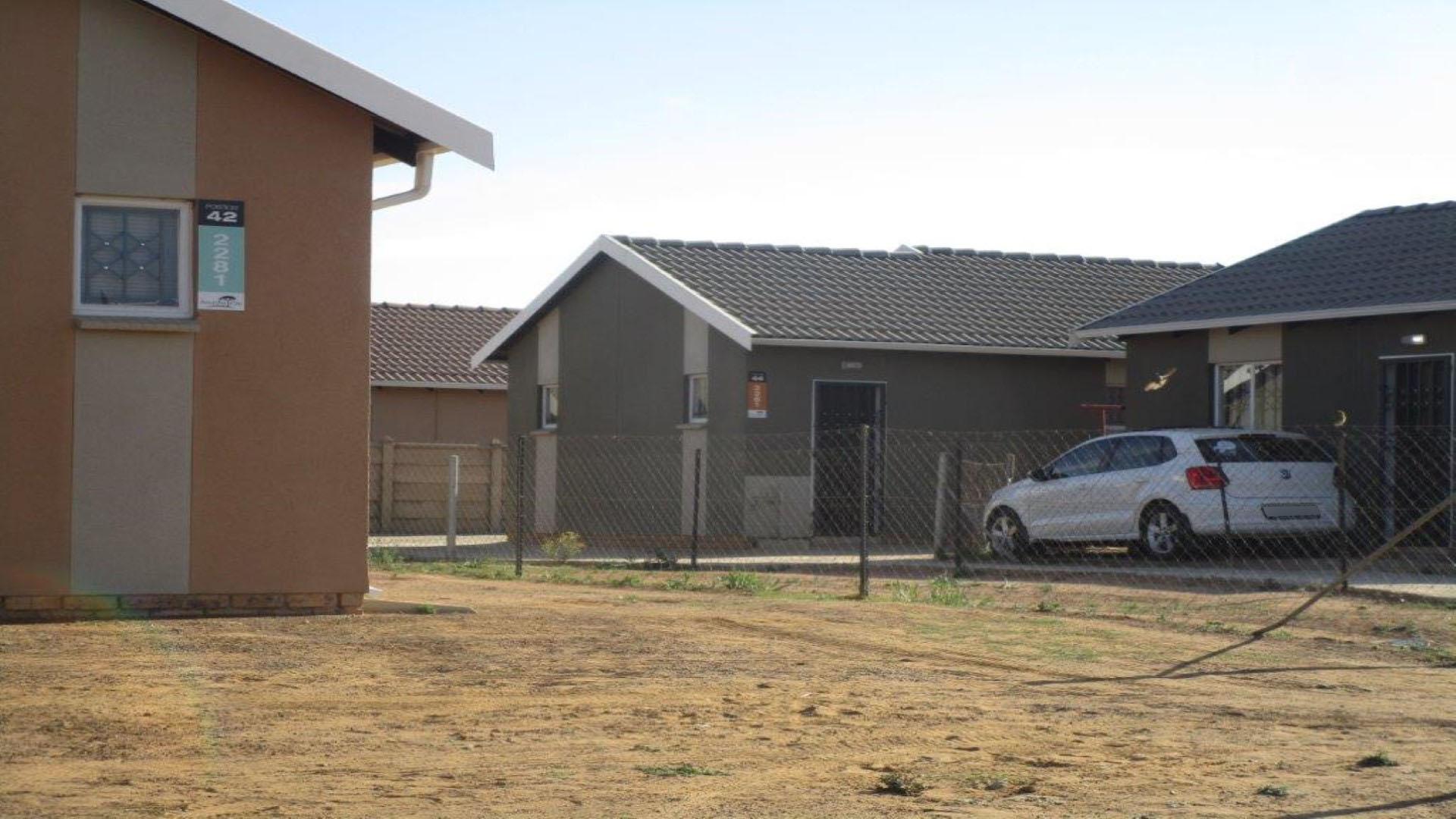 FNB Quick Sell 2 Bedroom House for Sale in Savanna City MR