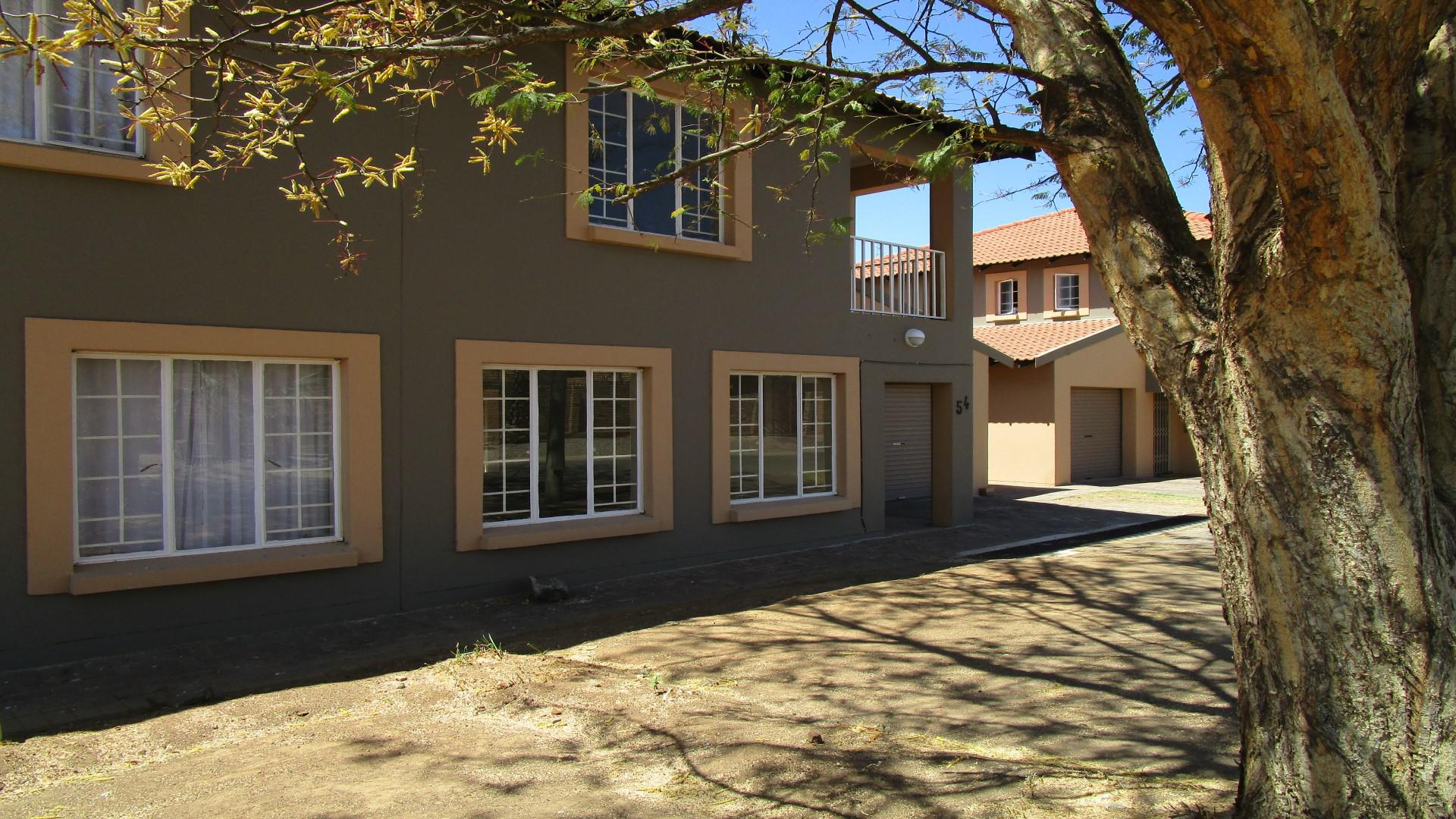 Front View of property in Waterval East