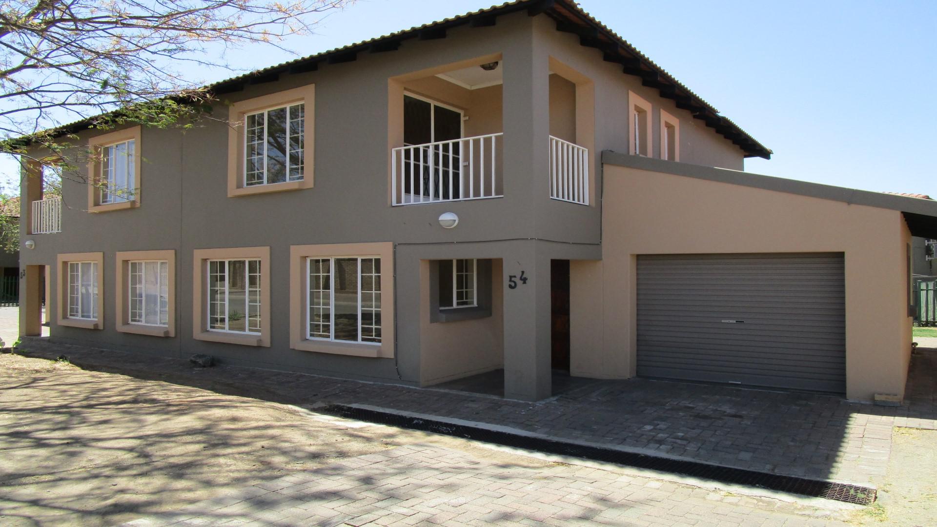 Front View of property in Waterval East