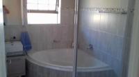 Bathroom 1 - 7 square meters of property in Reebok