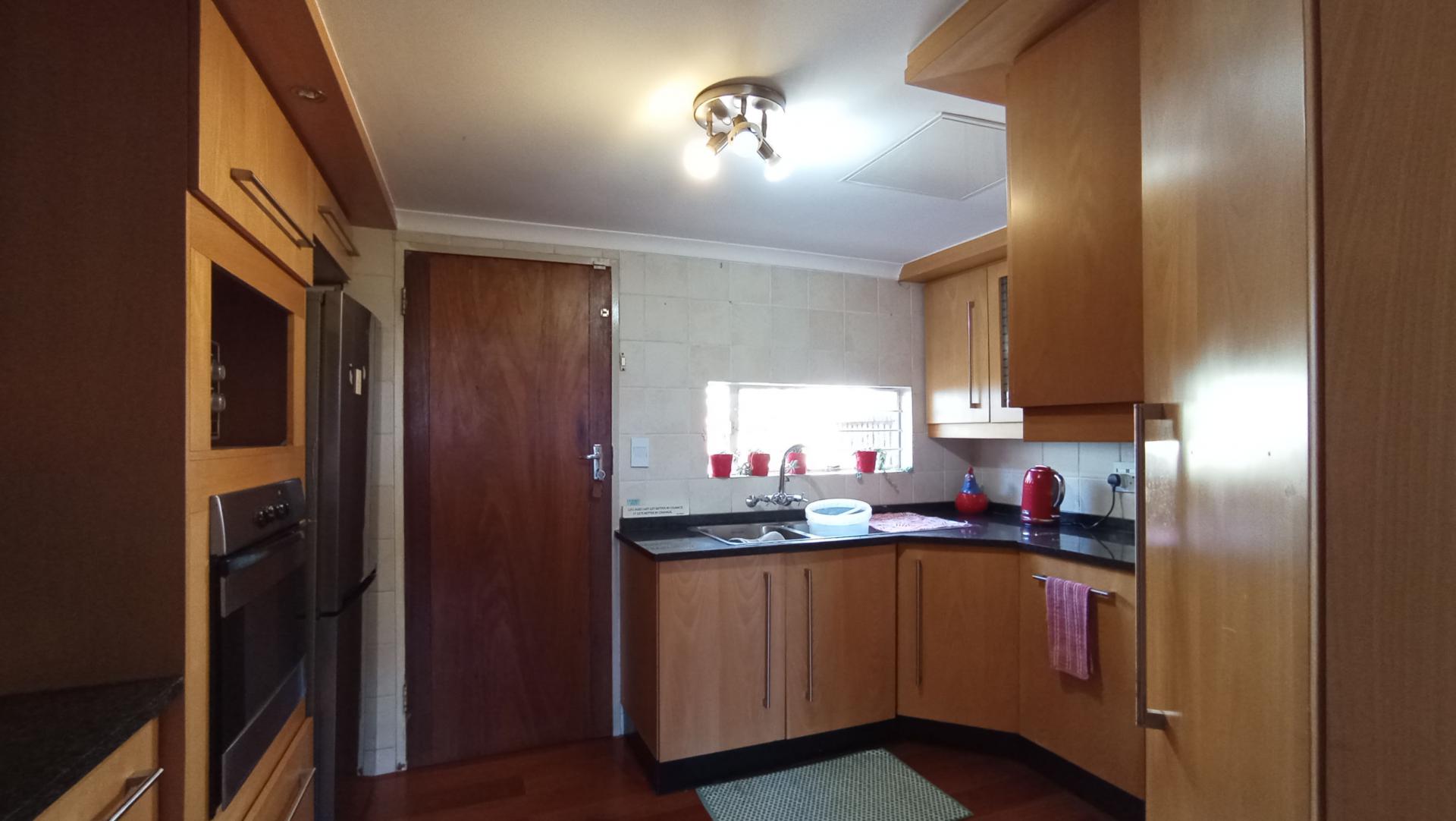 Kitchen - 20 square meters of property in Florida North