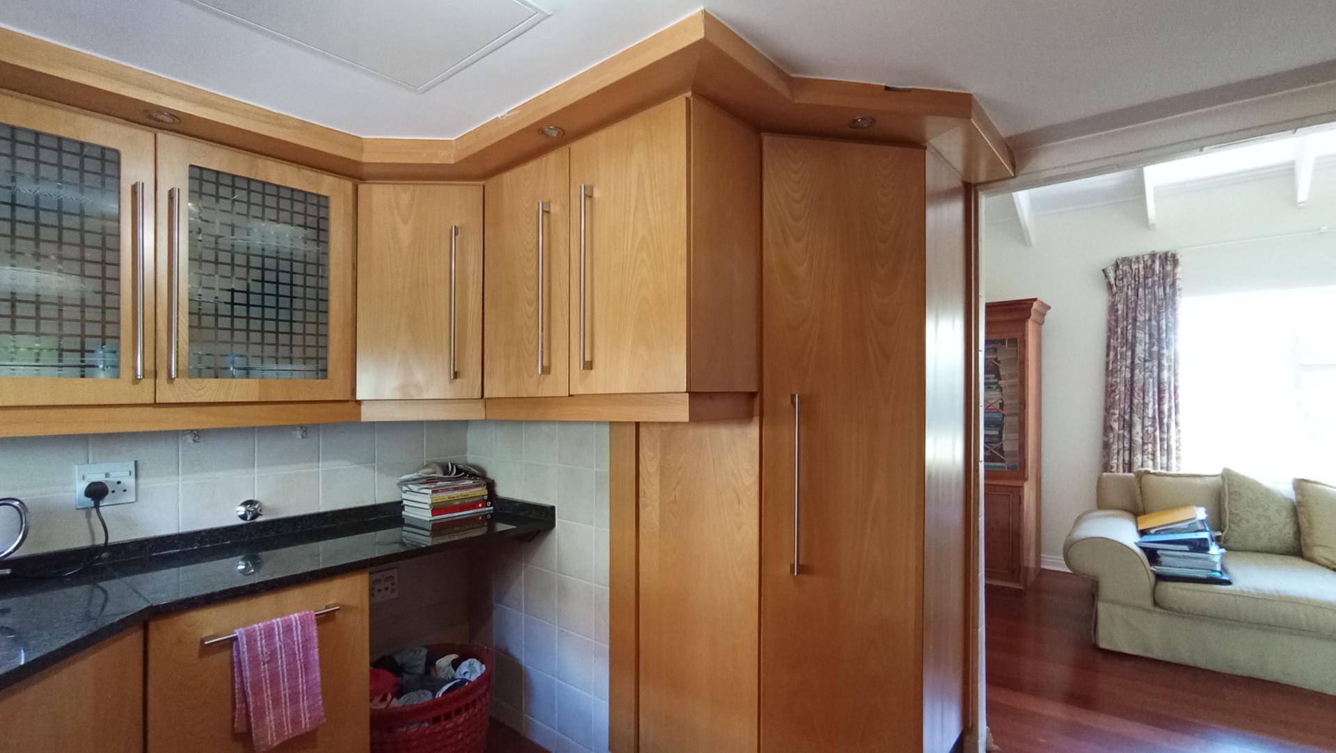 Kitchen - 20 square meters of property in Florida North