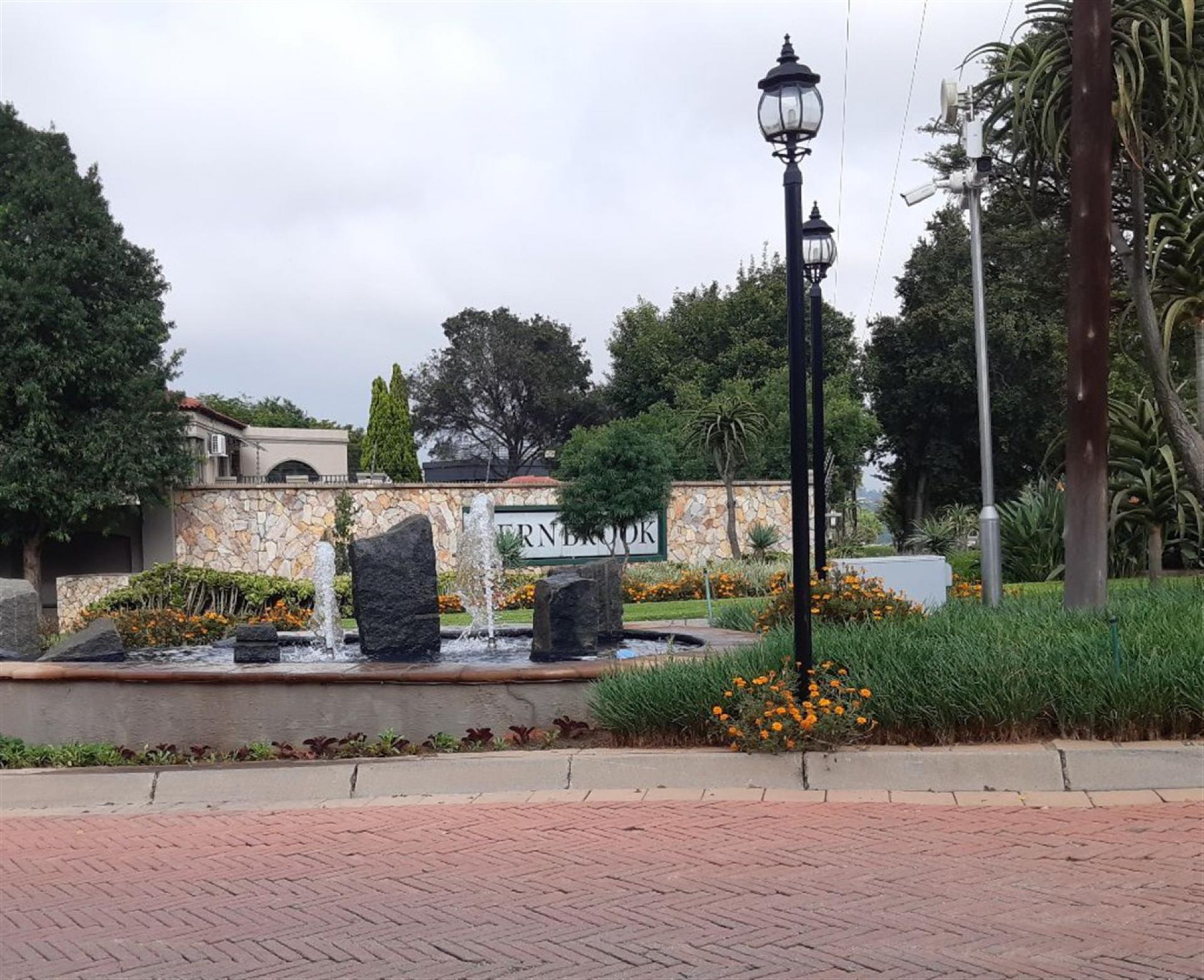 Front View of property in Maroeladal