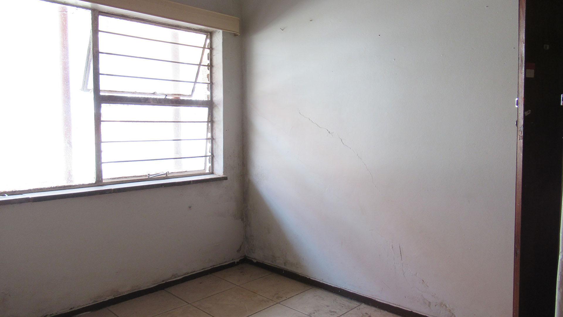 Bed Room 2 - 8 square meters of property in Wentworth Park