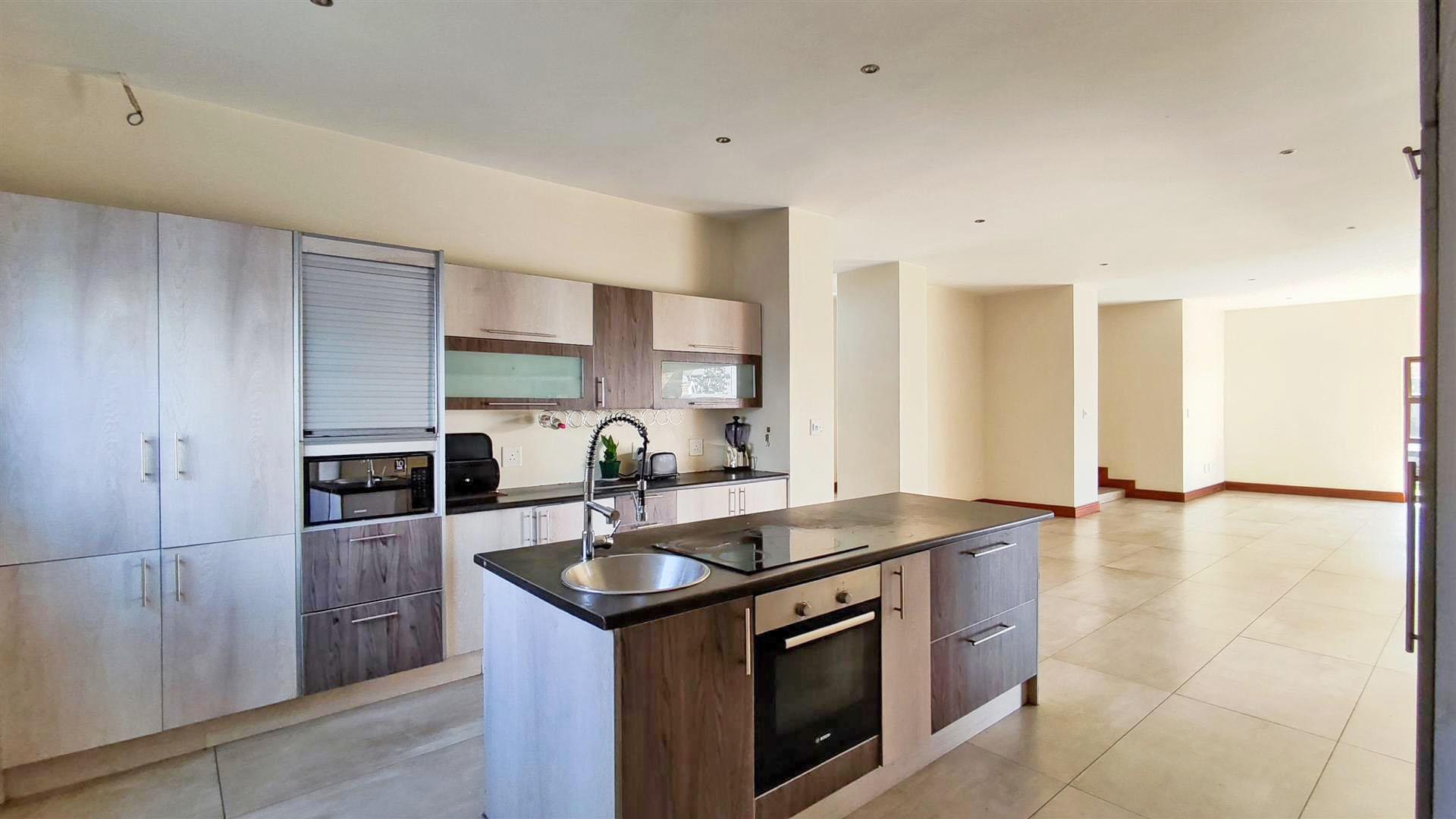 Kitchen - 24 square meters of property in Helderwyk Estate