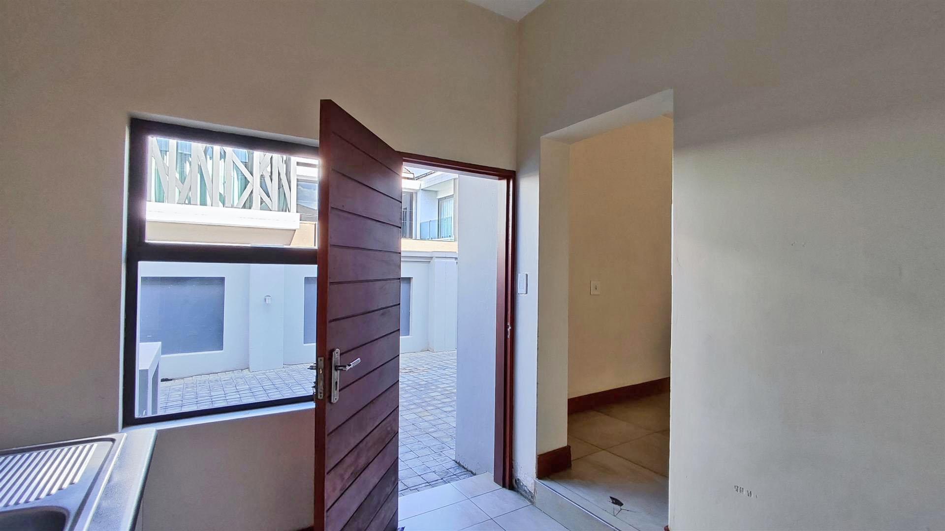 Scullery - 11 square meters of property in Helderwyk Estate