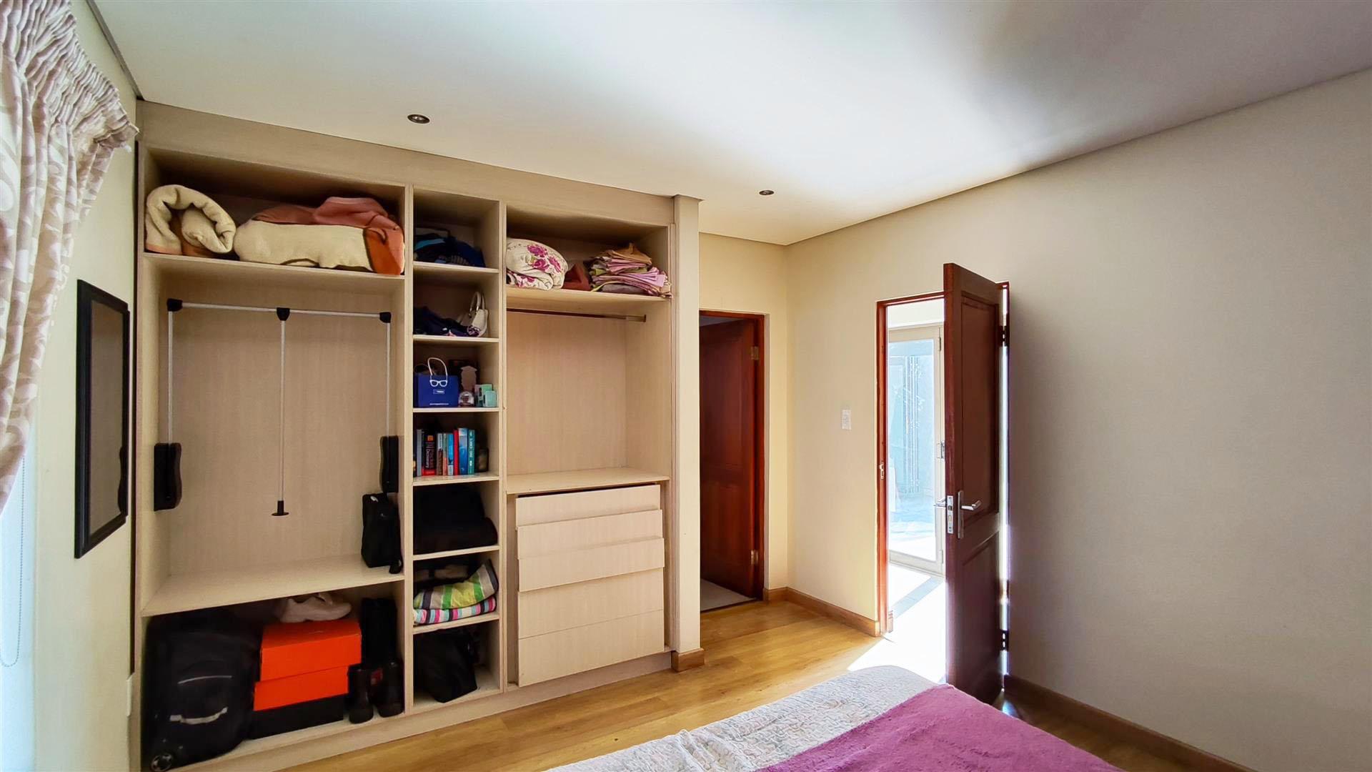 Bed Room 3 - 14 square meters of property in Helderwyk Estate