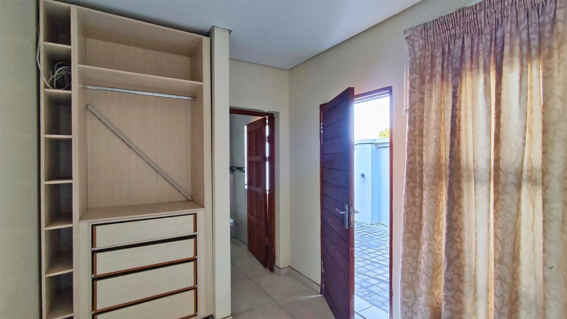 Staff Room - 10 square meters of property in Helderwyk Estate