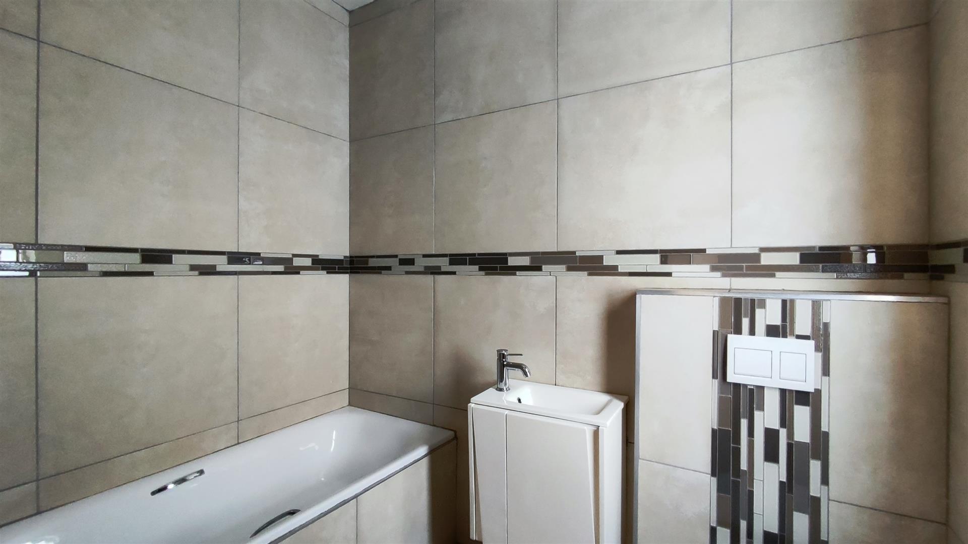 Staff Bathroom - 5 square meters of property in Helderwyk Estate