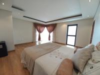 Main Bedroom of property in Helderwyk Estate
