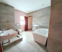 Bathroom 2 of property in Helderwyk Estate