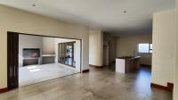 Dining Room - 26 square meters of property in Helderwyk Estate