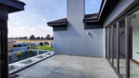 Balcony - 27 square meters of property in Helderwyk Estate