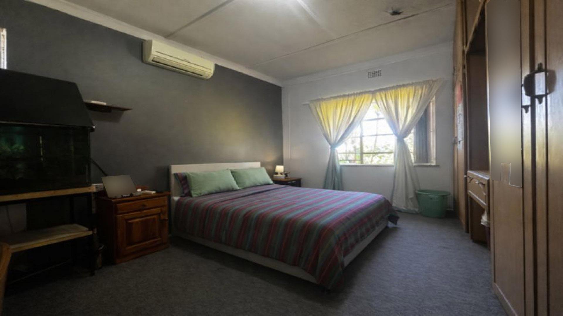 Bed Room 2 of property in Bloemfontein