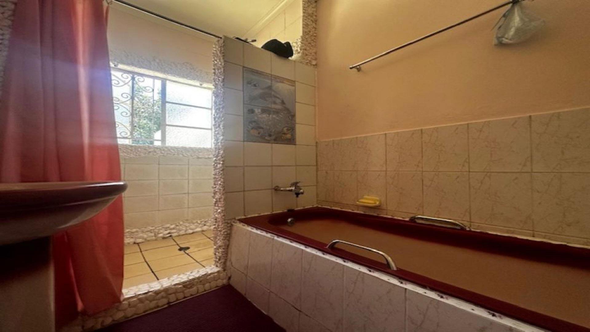 Bathroom 1 of property in Bloemfontein