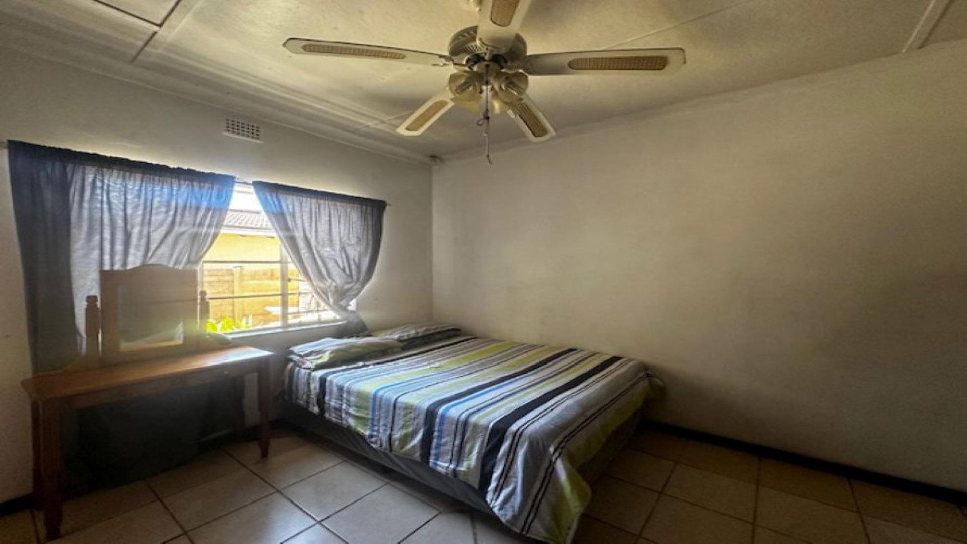 Bed Room 3 of property in Bloemfontein