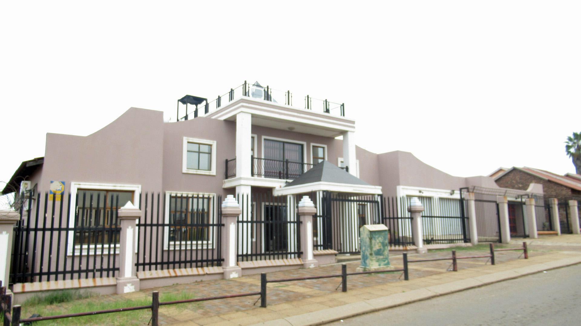 Front View of property in Rust Ter Vaal