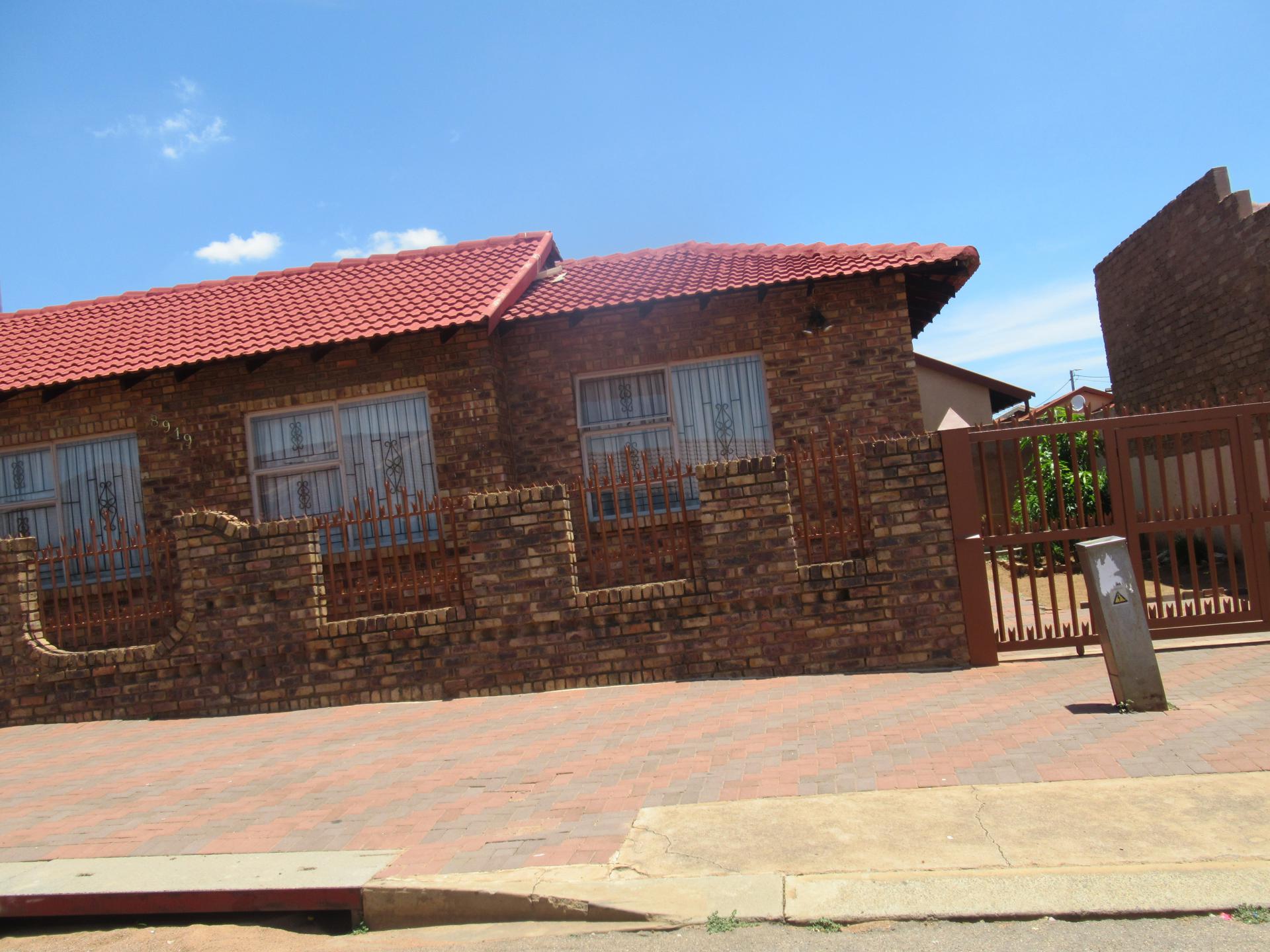 3 Bedroom House for Sale For Sale in Mabopane MR328862 M
