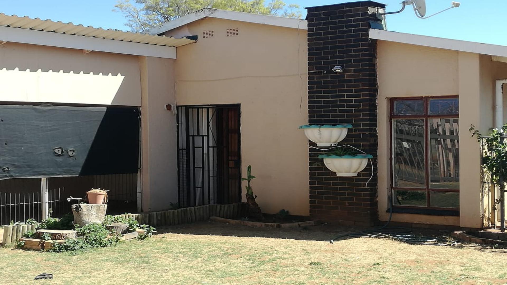 FNB Quick Sell 3 Bedroom House for Sale in Klerksdorp MR32