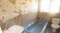 Bathroom 1 - 4 square meters of property in Ennerdale South