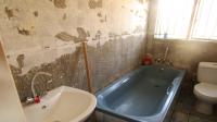 Bathroom 1 - 4 square meters of property in Ennerdale South