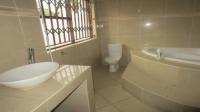Main Bathroom - 12 square meters of property in Selection park