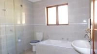 Bathroom 1 - 7 square meters of property in Dainfern Valley