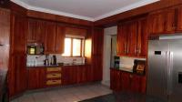 Kitchen - 21 square meters of property in Dainfern Valley