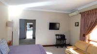 Main Bedroom - 45 square meters of property in Dainfern Valley