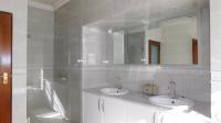 Main Bathroom - 12 square meters of property in Dainfern Valley