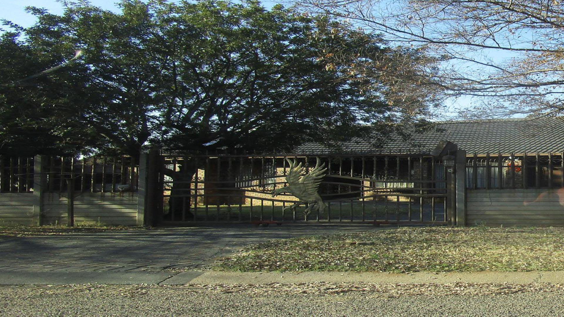 Front View of property in Springs