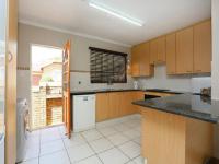 Kitchen - 15 square meters of property in Honeydew Manor