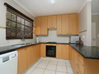 Kitchen - 15 square meters of property in Honeydew Manor
