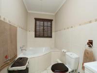 Bathroom 1 - 6 square meters of property in Honeydew Manor