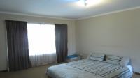 Main Bedroom - 20 square meters of property in Honeydew Manor