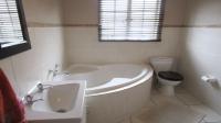 Main Bathroom - 6 square meters of property in Honeydew Manor
