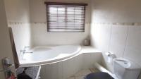 Bathroom 1 - 6 square meters of property in Honeydew Manor