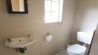 Bathroom 2 - 3 square meters of property in Honeydew Manor