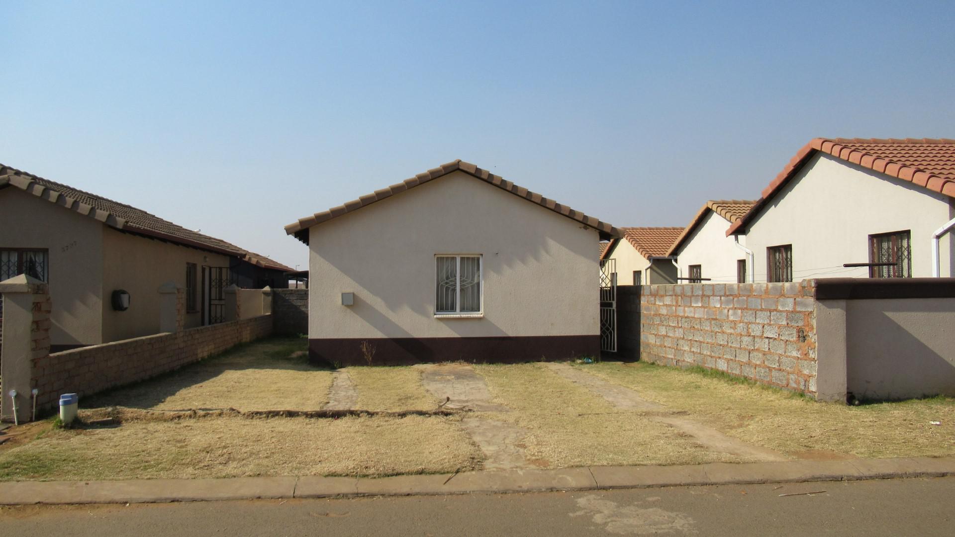 Front View of property in Windmill Park