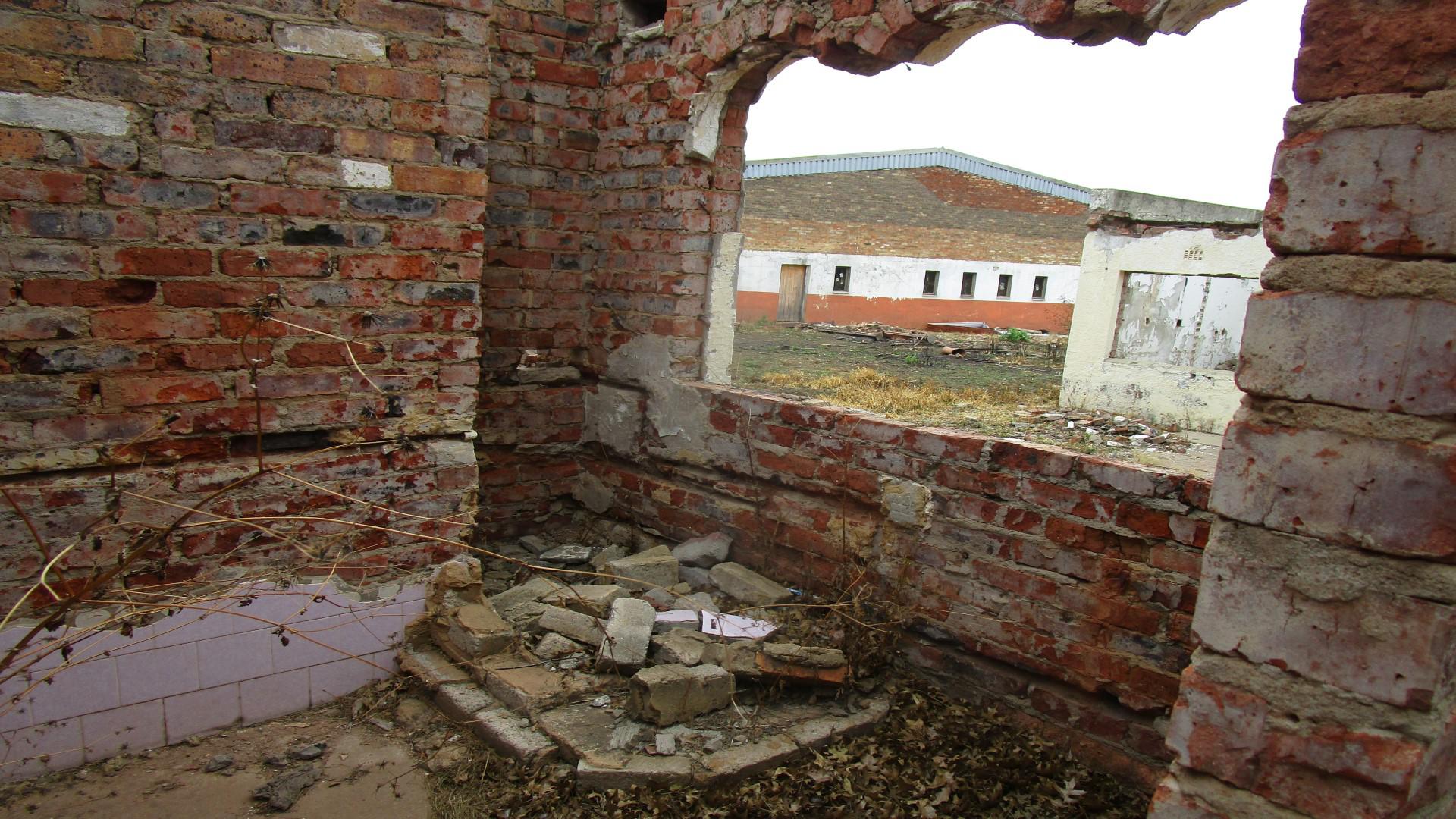 Spaces - 96 square meters of property in Withok Estates