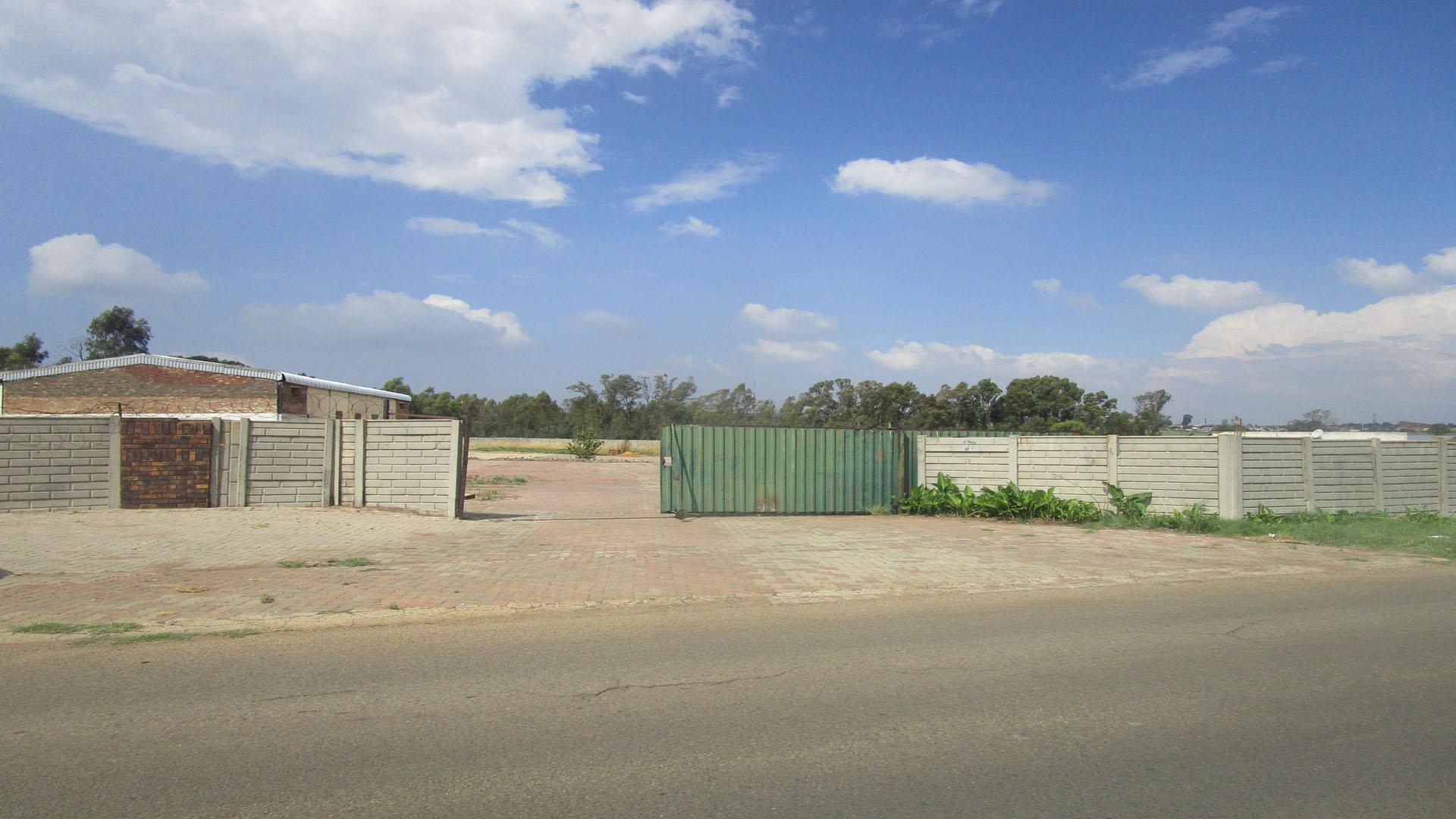 Front View of property in Withok Estates