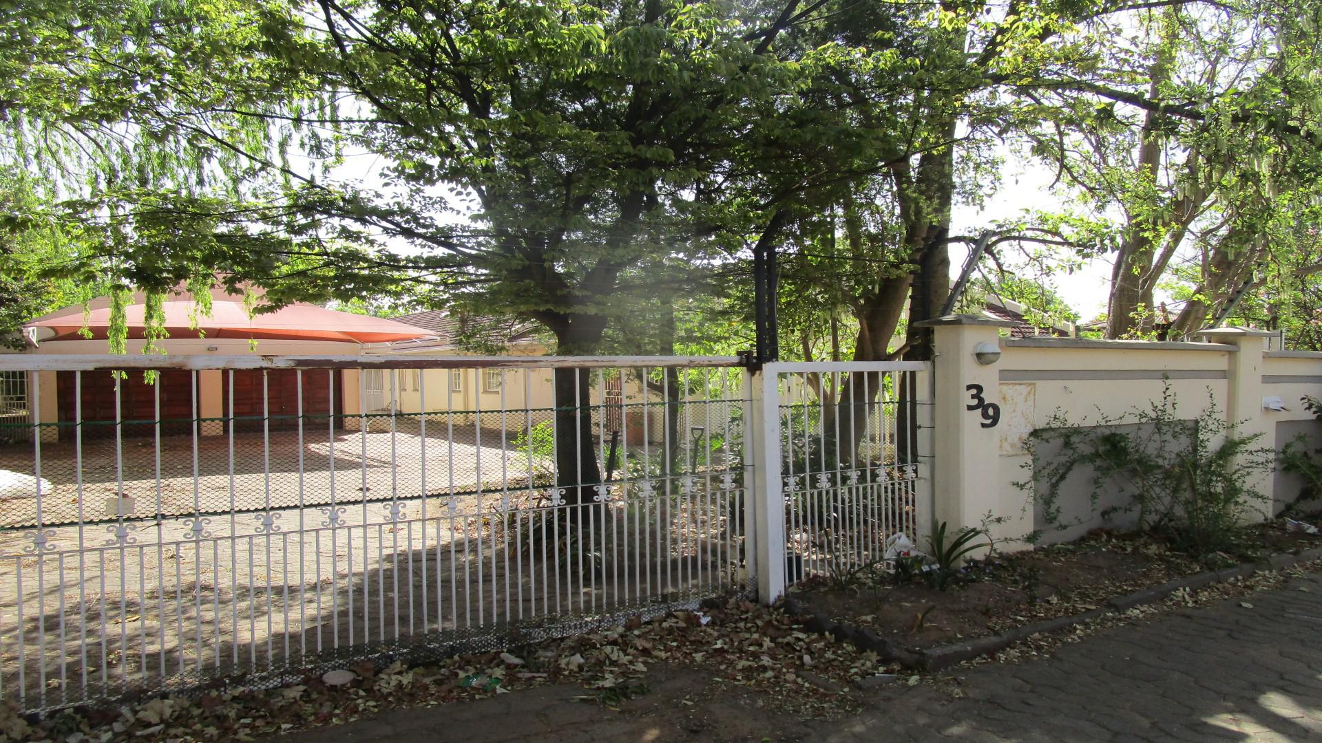 Front View of property in Northcliff