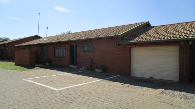 3 Bedroom Sectional Title for Sale For Sale in Garsfontein - Private Sale - MR331602
